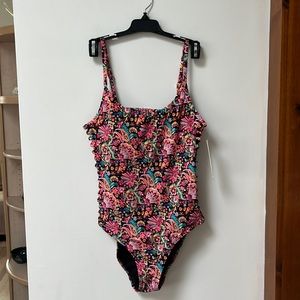 Sunsets California London Calling Black Borderline One Piece Swimsuit,Medium,NWT